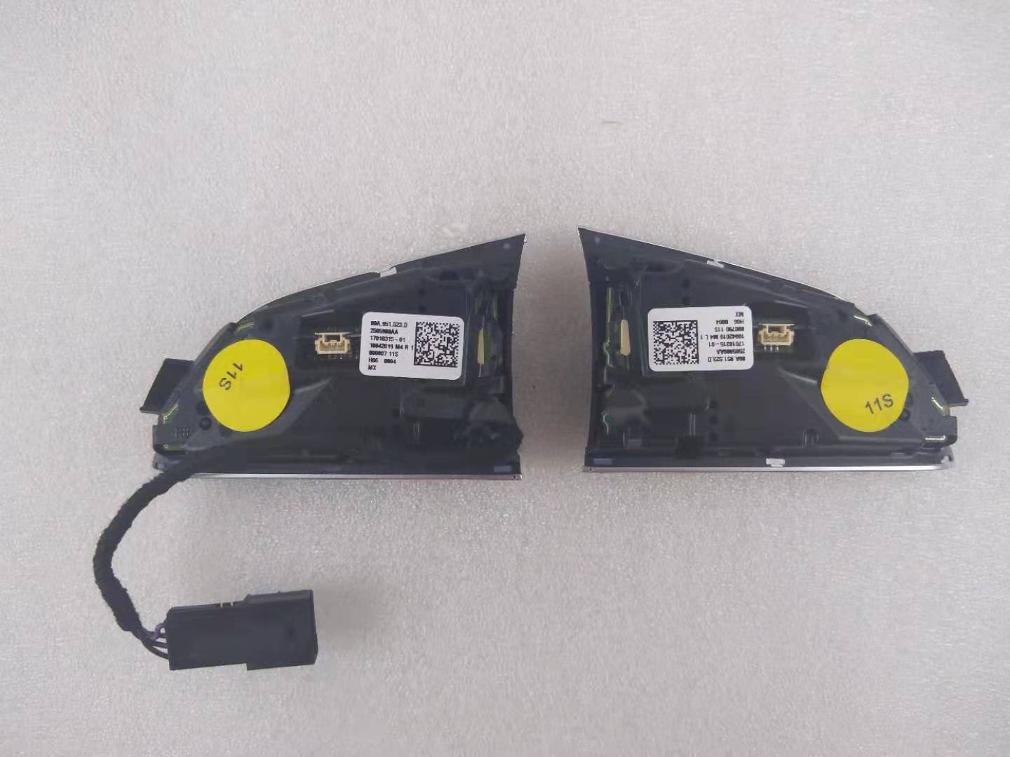 The button switches for audi Q5 Q7 2017 MFL Multi-  function steering wheel switches 80A951523D